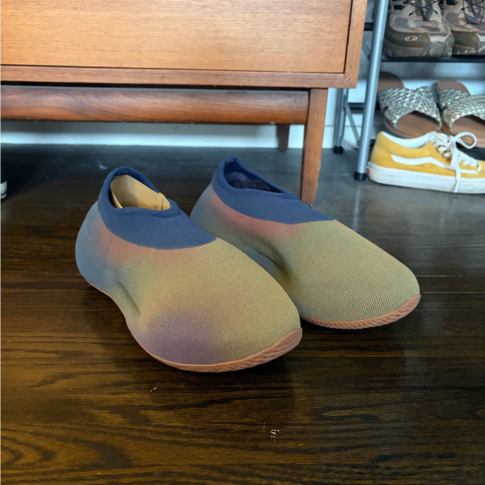 Yeezy Knit Runner Fade Indigo